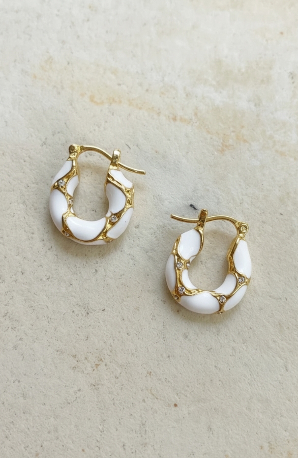 Vintage Oorbellen Gold Resin Met Strass Offwhite